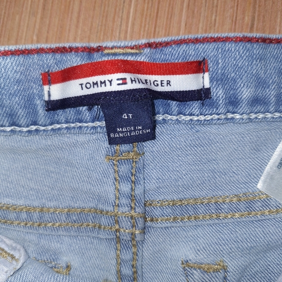4t Tommy Hilfiger jeans - Picture 6 of 6